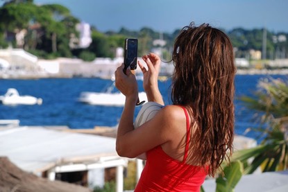 smartphone-use-on-vacation